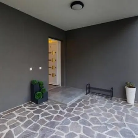度假居 Holiday House Tolesa