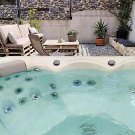 Holiday House Tolesa